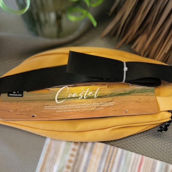 Travelon Coastal RFID Waist Bag - Picture 3 of 9